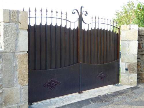 Spécialiste portail métallique Coudes