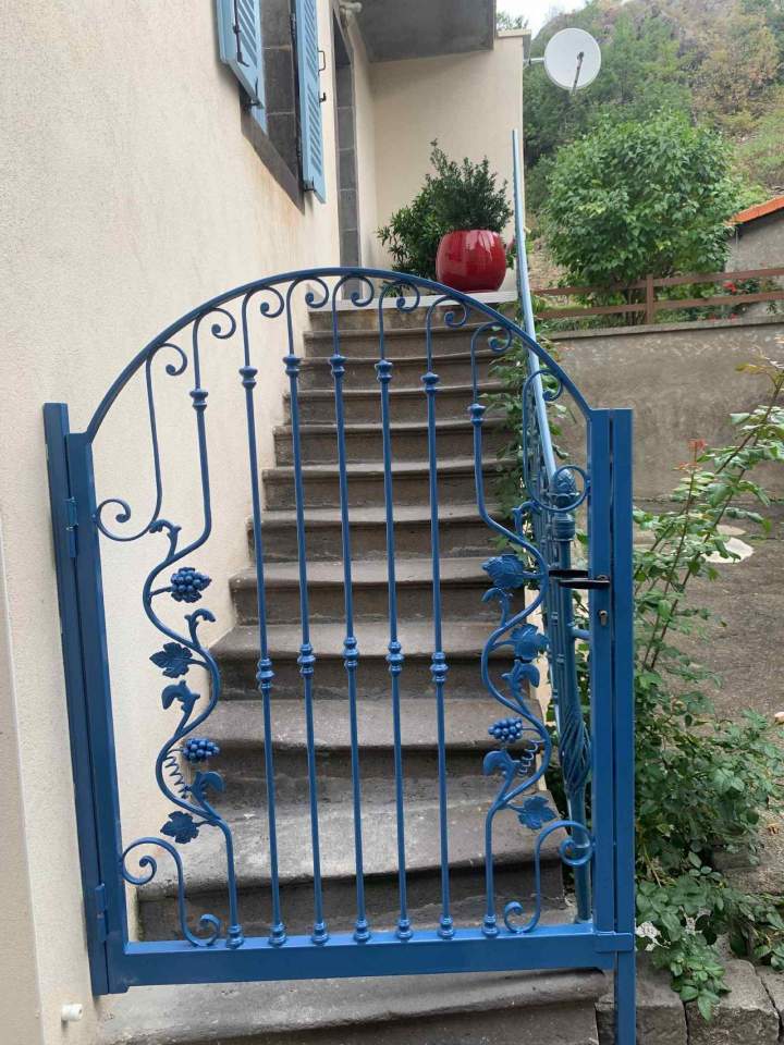 Portail en métal Coudes