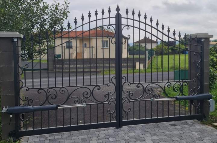 Portails sur mesure : installation et pose