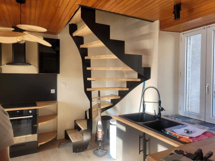 Aménagement intérieur en métal Coudes