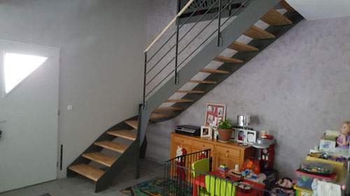 Escalier métal pour maison Coudes