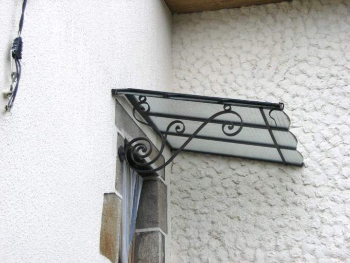 Menuiserie décorative en métal Coudes