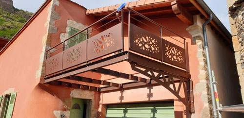 Terrasse moderne métal Coudes