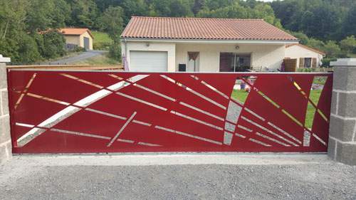 Portail plein métal Coudes