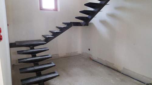 Escalier métal finitions soignées Coudes