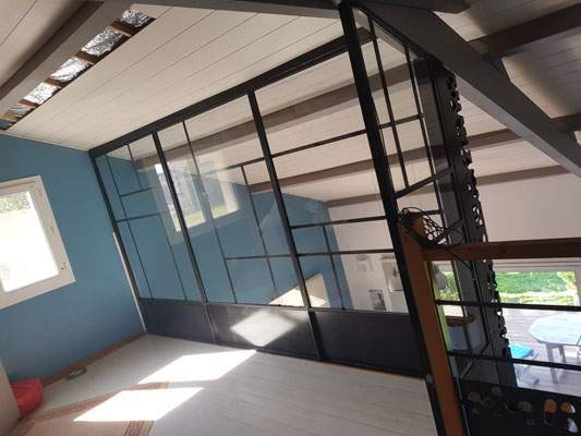 Châssis atelier noir sur mesure Coudes