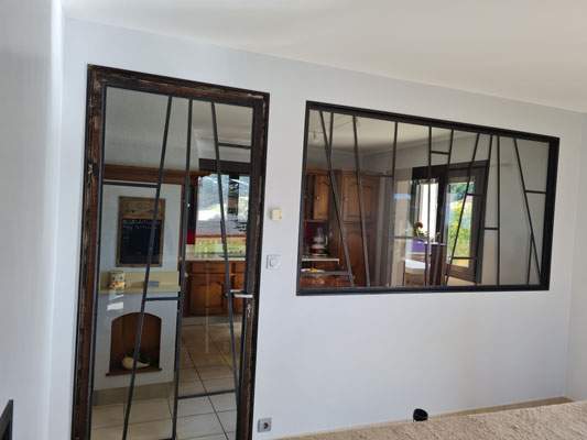 Châssis type atelier sur cloison Coudes