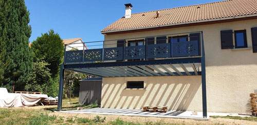 Installation terrasse métallique Coudes