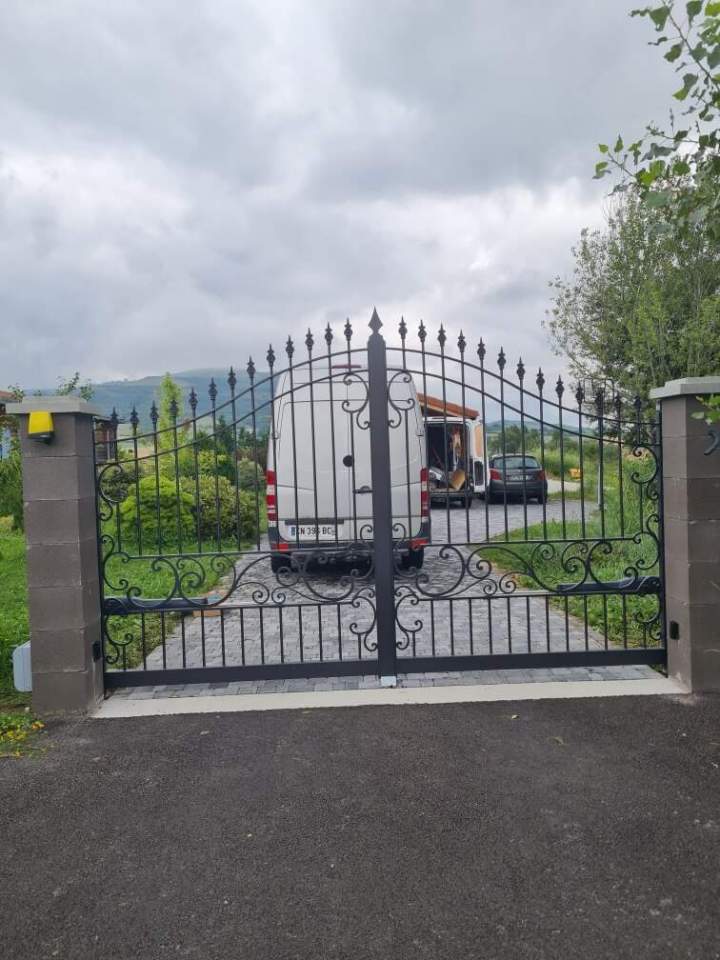 Portail en métal Coudes