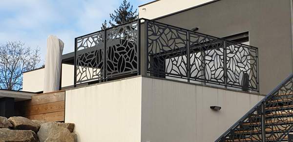 Découpe laser ferronnerie contemporaine Coudes