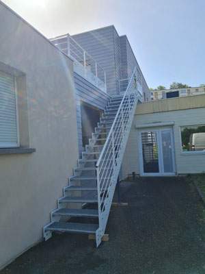 Escalier en métal sur mesure Coudes