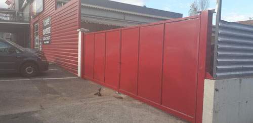 Idées de portails en métal Coudes